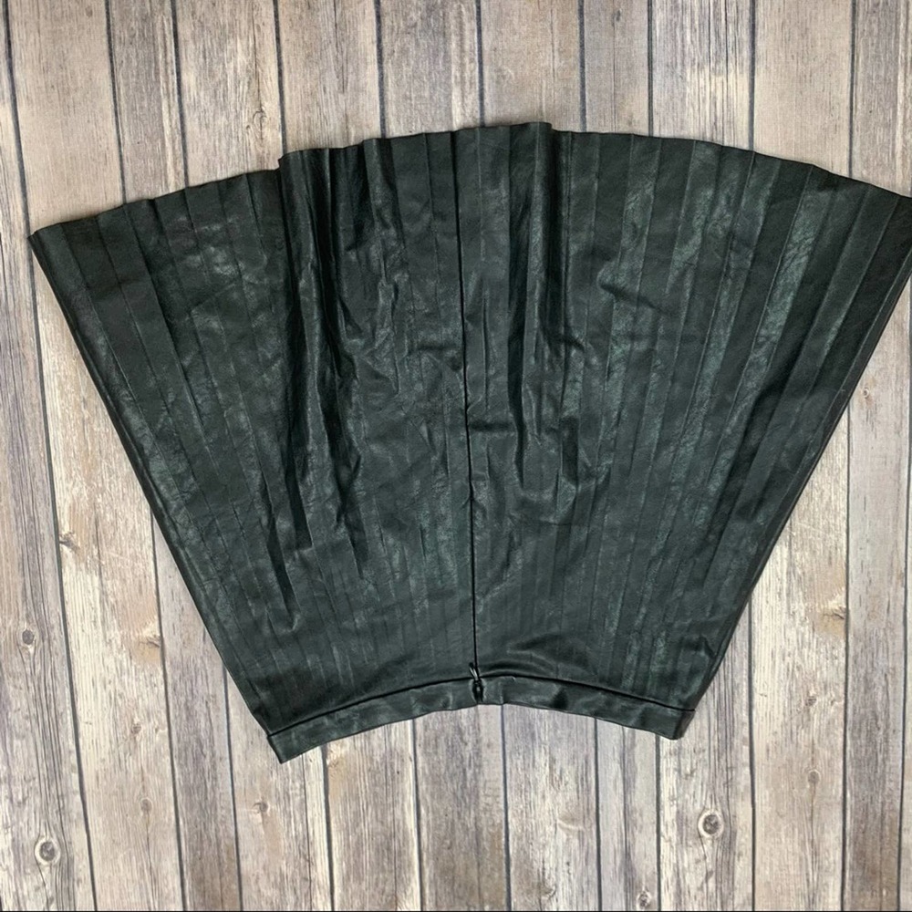 ⭕️sold⭕️J. Crew faux leather pleated mini skirt - Picture 5 of 7